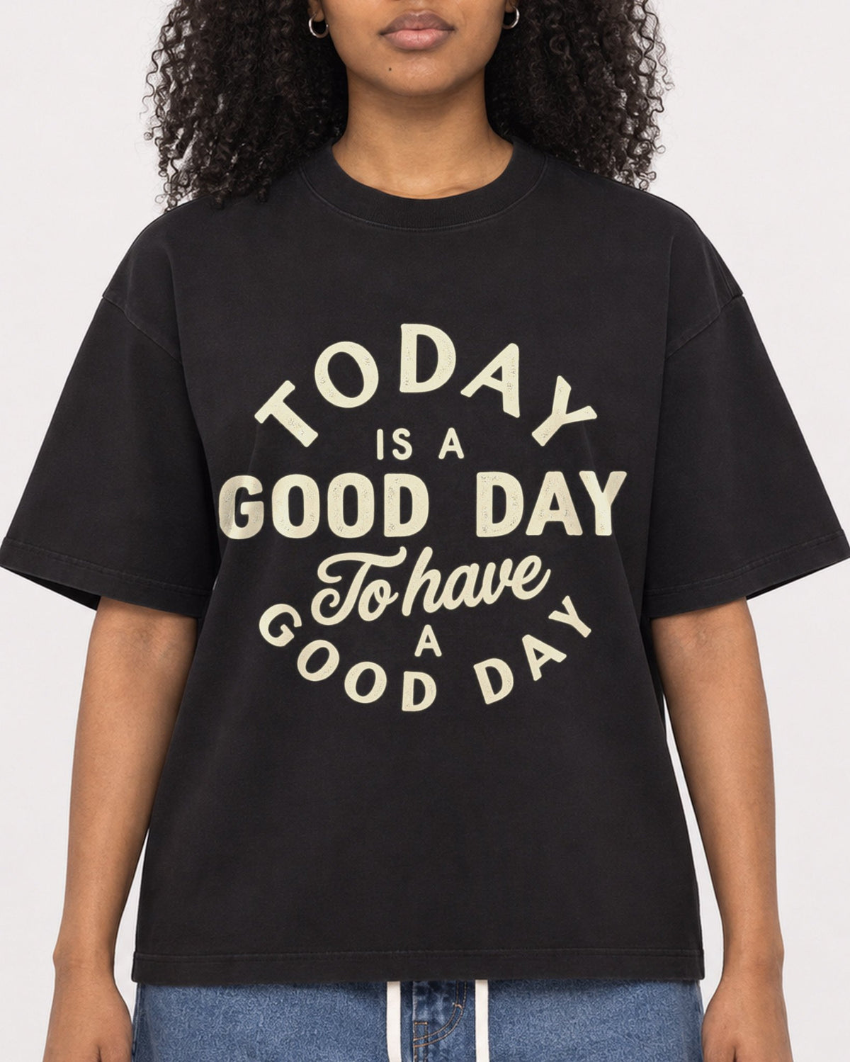 Mockup Boxy Heavyweight Tee Black female close-up 05