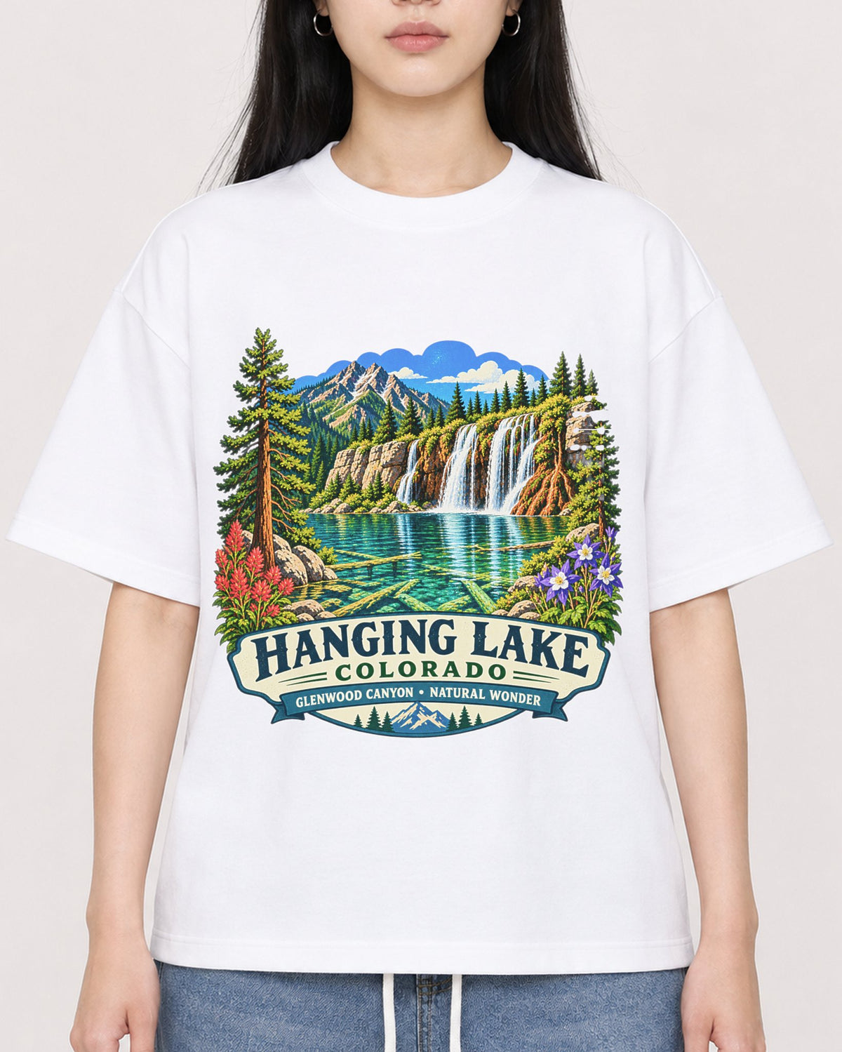 Mockup Boxy Heavyweight Tee White female close-up 01