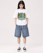 Mockup Boxy Heavyweight Tee White female full-body 01