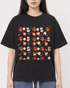 Mockup Boxy Heavyweight Tee Black female close-up 01