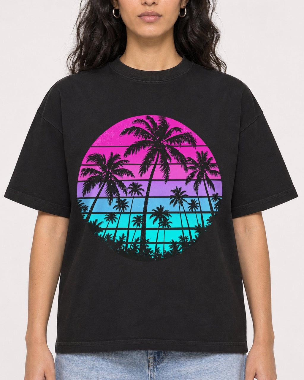 Mockup Boxy Heavyweight Tee Black female close-up 07