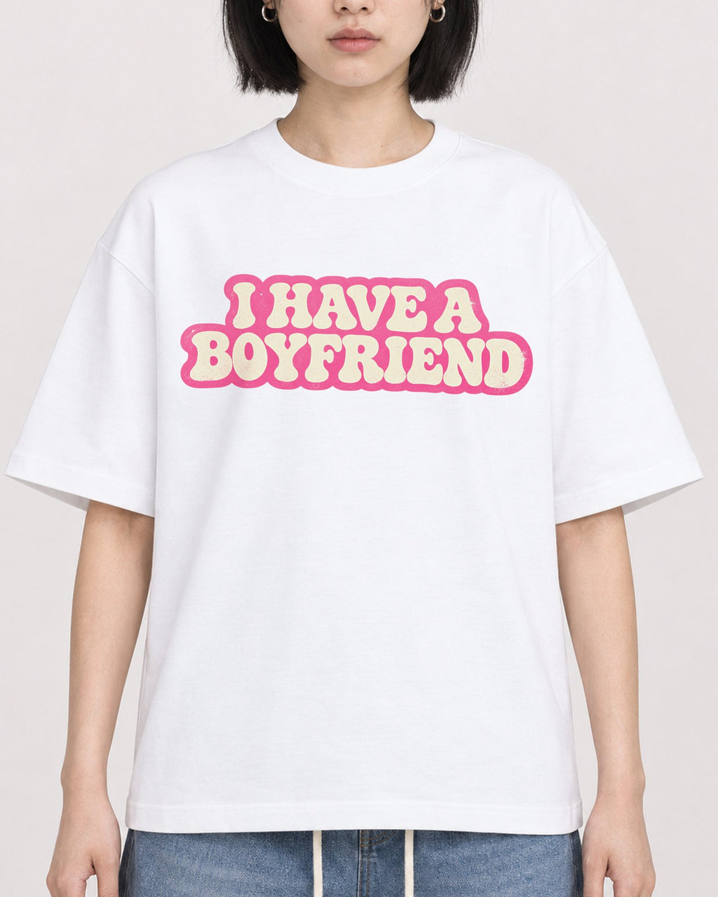 Mockup Boxy Heavyweight Tee White female close-up 11
