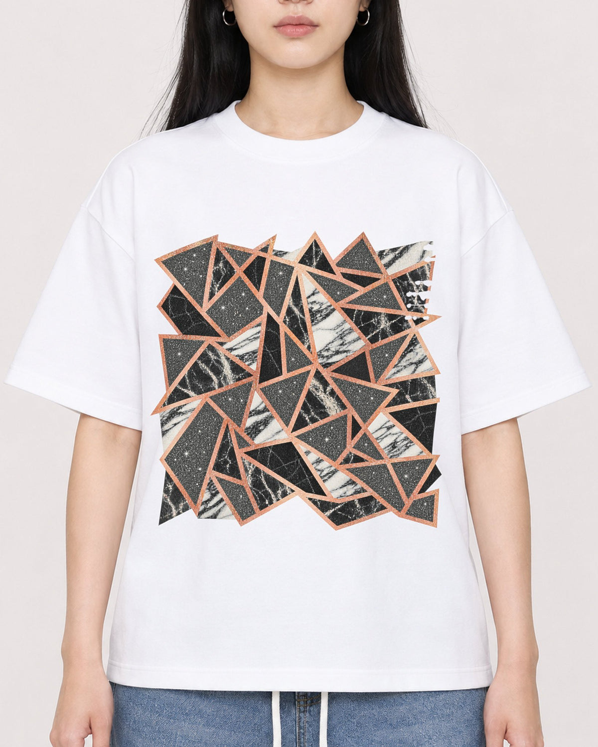 Mockup Boxy Heavyweight Tee White female close-up 01