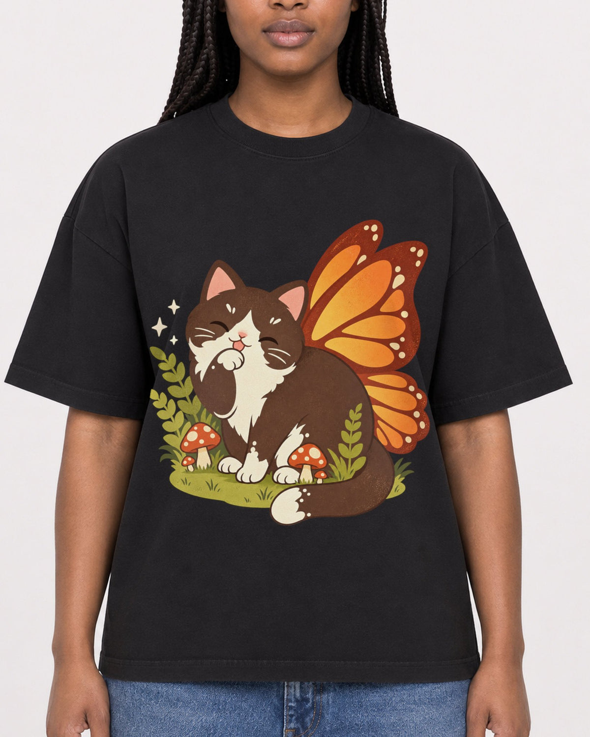Mockup Boxy Heavyweight Tee Black female close-up 04