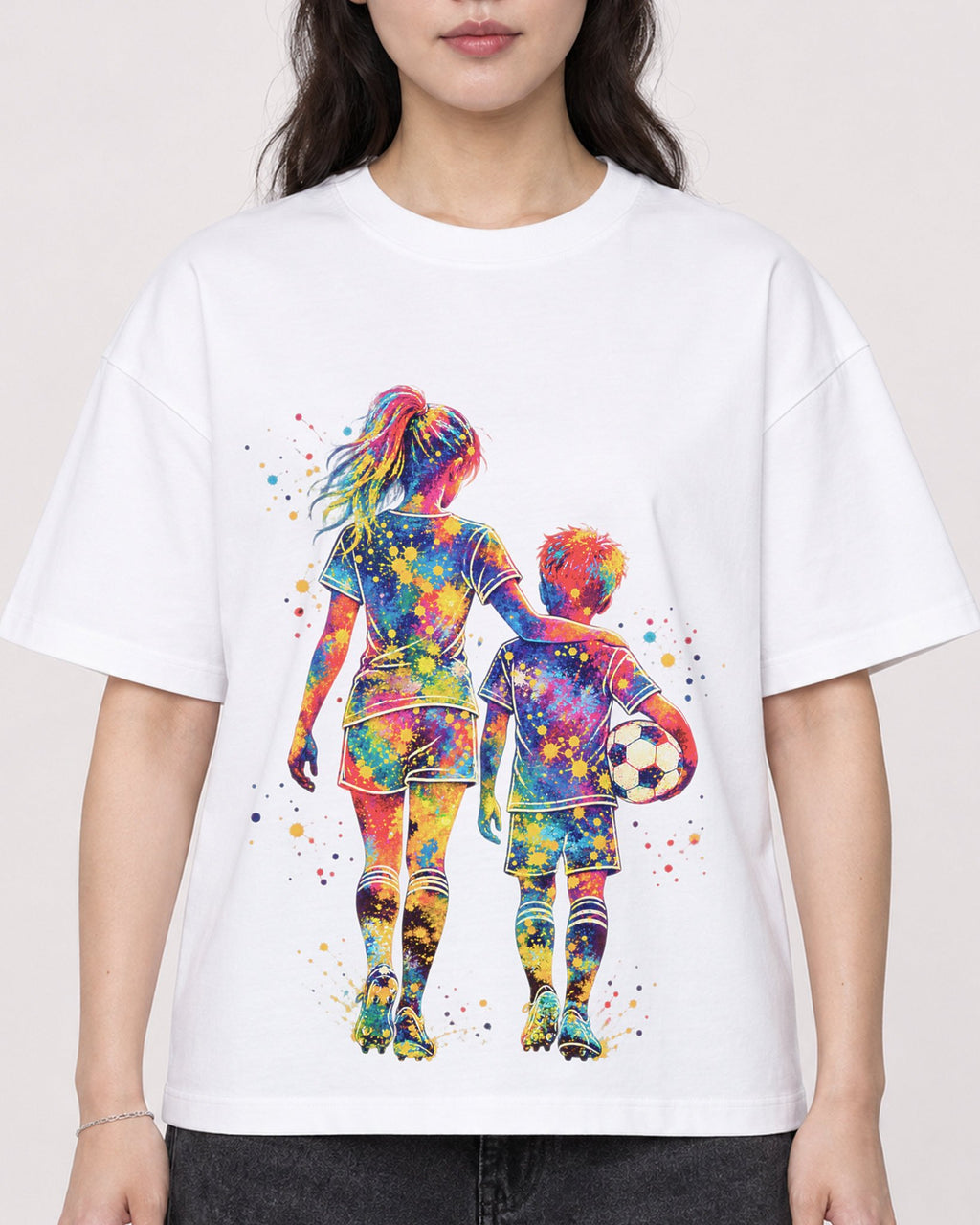 Mockup Boxy Heavyweight Tee White female close-up 03