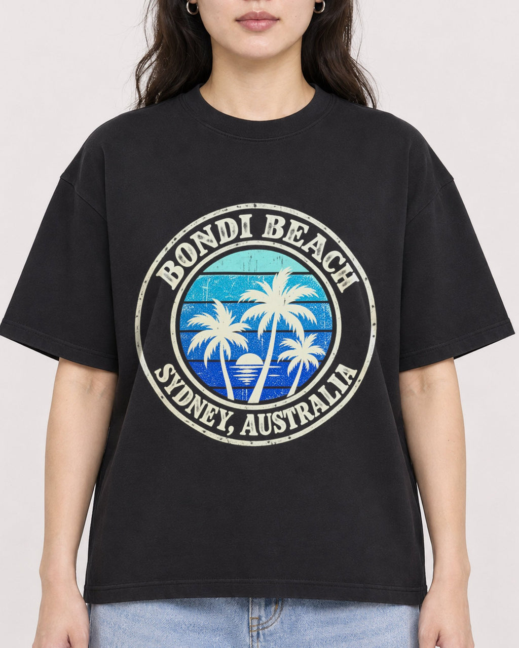 Mockup Boxy Heavyweight Tee Black female close-up 03