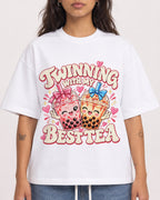 Mockup Boxy Heavyweight Tee White female close-up 06
