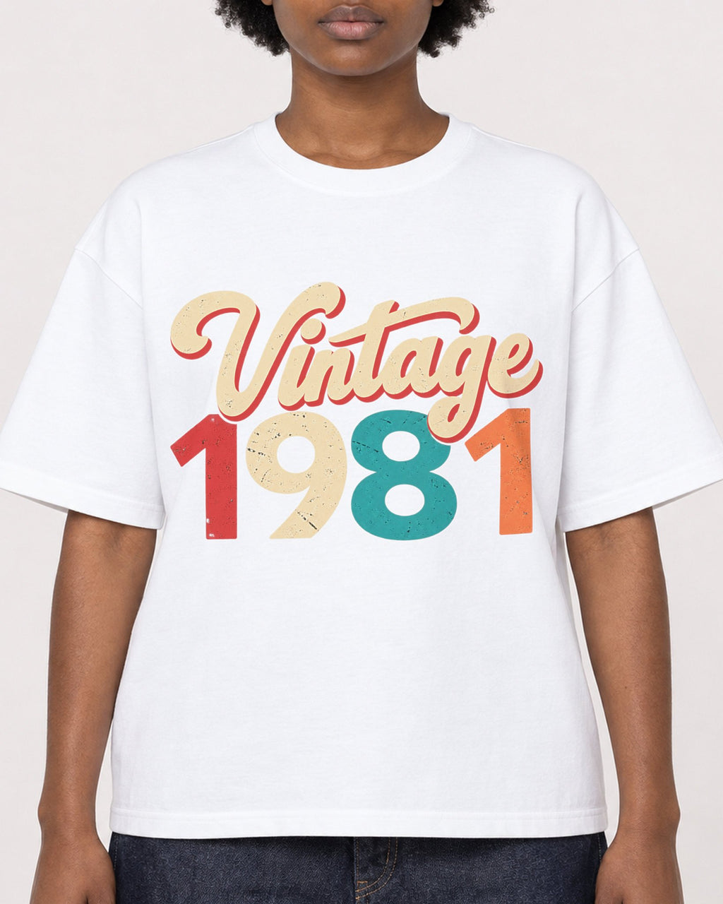 Mockup Boxy Heavyweight Tee White female close-up 14