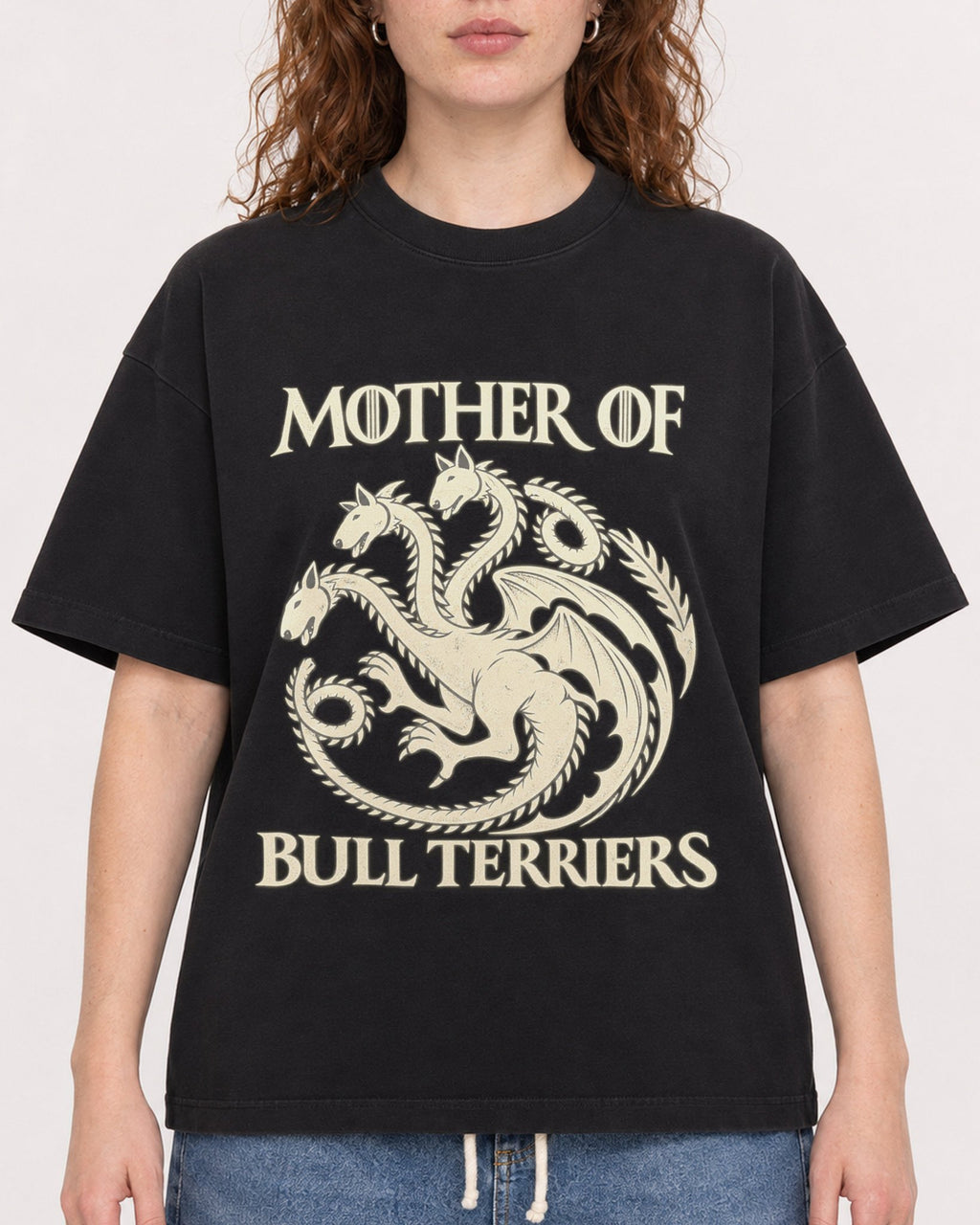 Mockup Boxy Heavyweight Tee Black female close-up 09