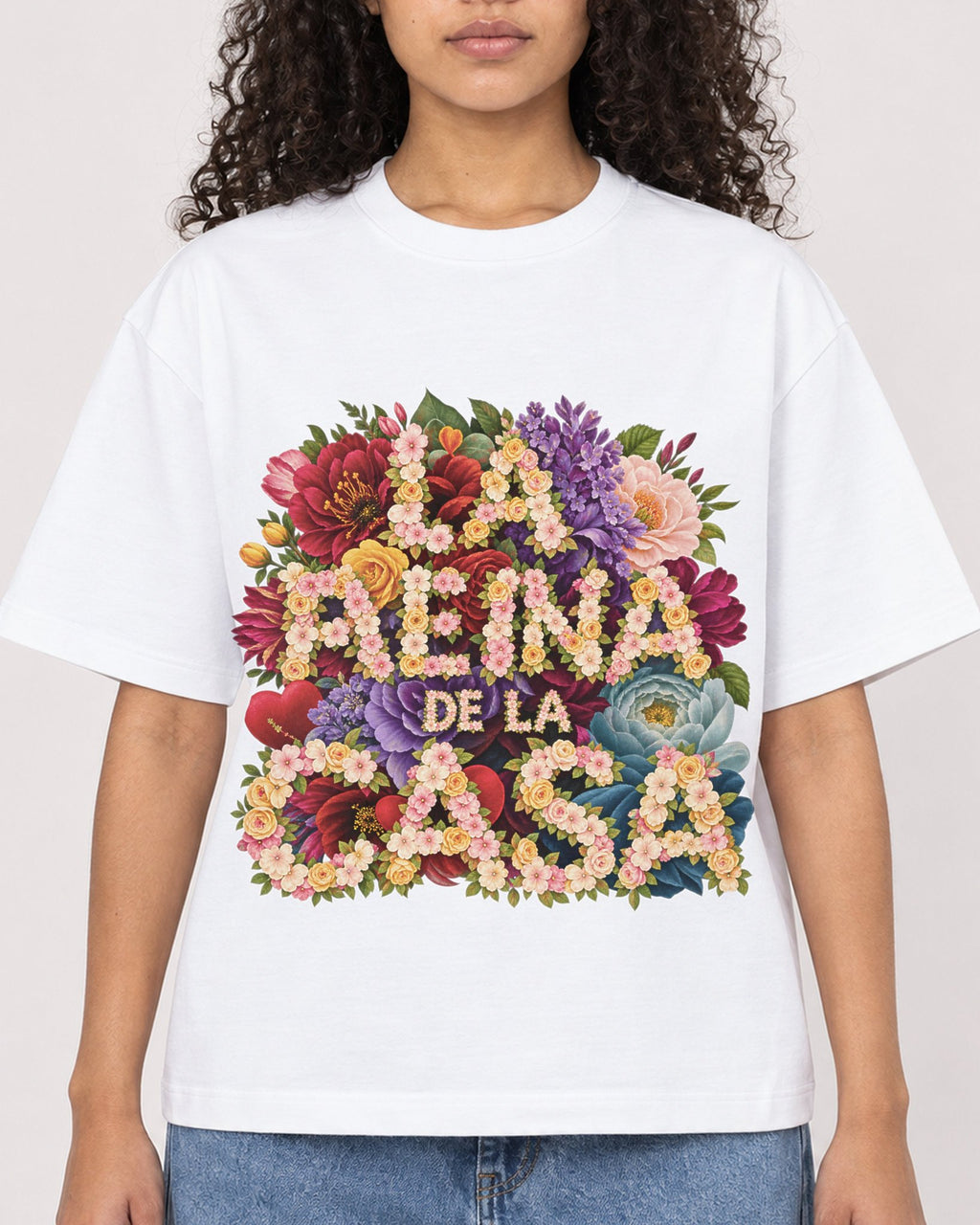Mockup Boxy Heavyweight Tee White female close-up 10
