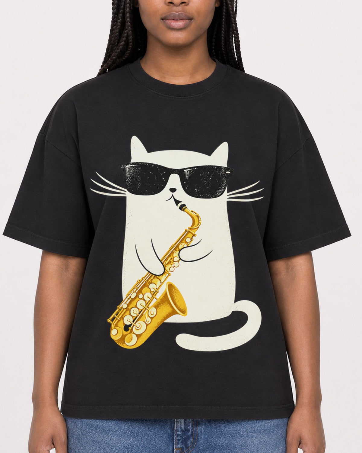 Mockup Boxy Heavyweight Tee Black female close-up 04
