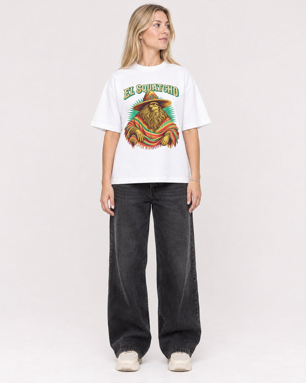 Mockup Boxy Heavyweight Tee White female full-body 08