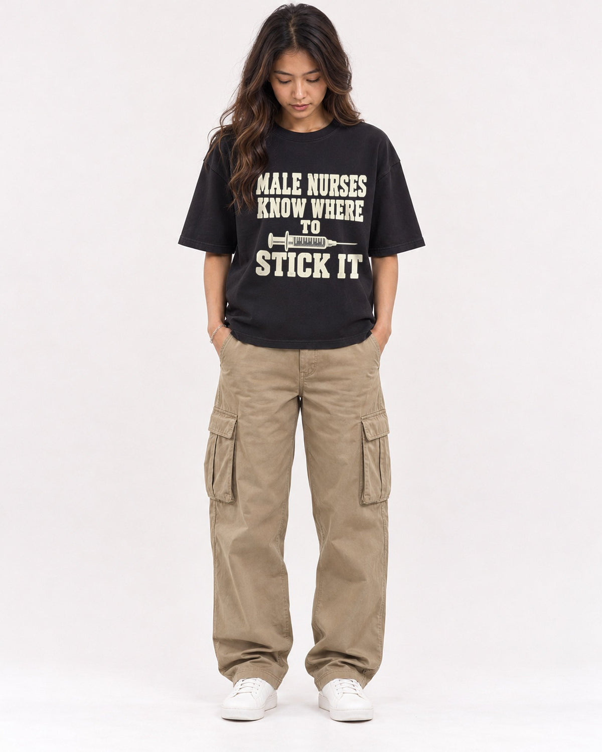 Mockup Boxy Heavyweight Tee Black female full-body 02