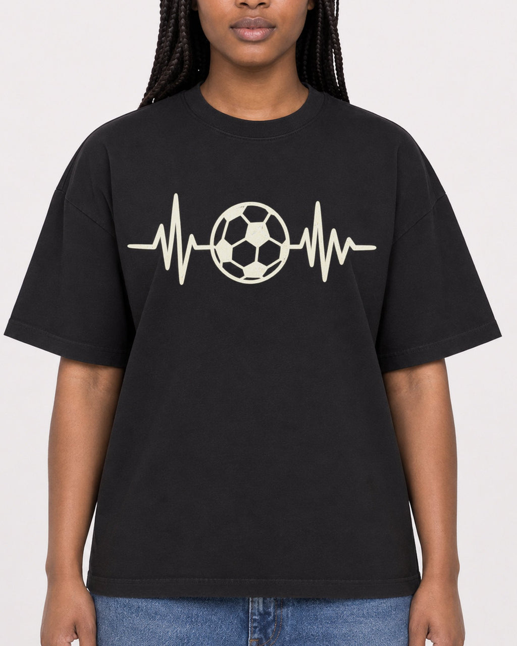 Mockup Boxy Heavyweight Tee Black female close-up 04