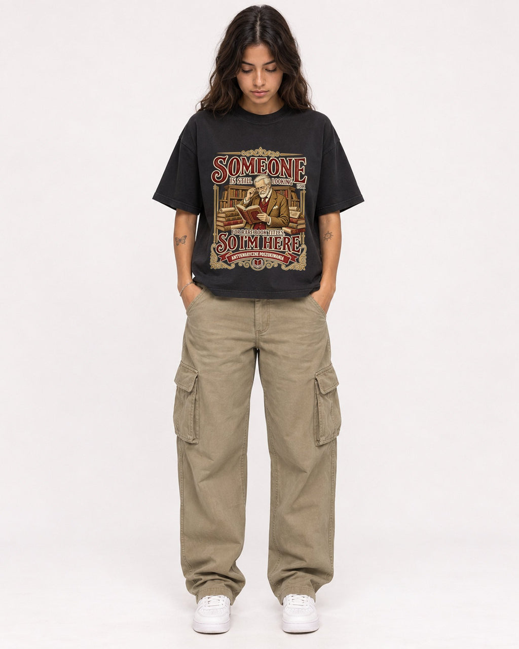 Mockup Boxy Heavyweight Tee Black female full-body 06