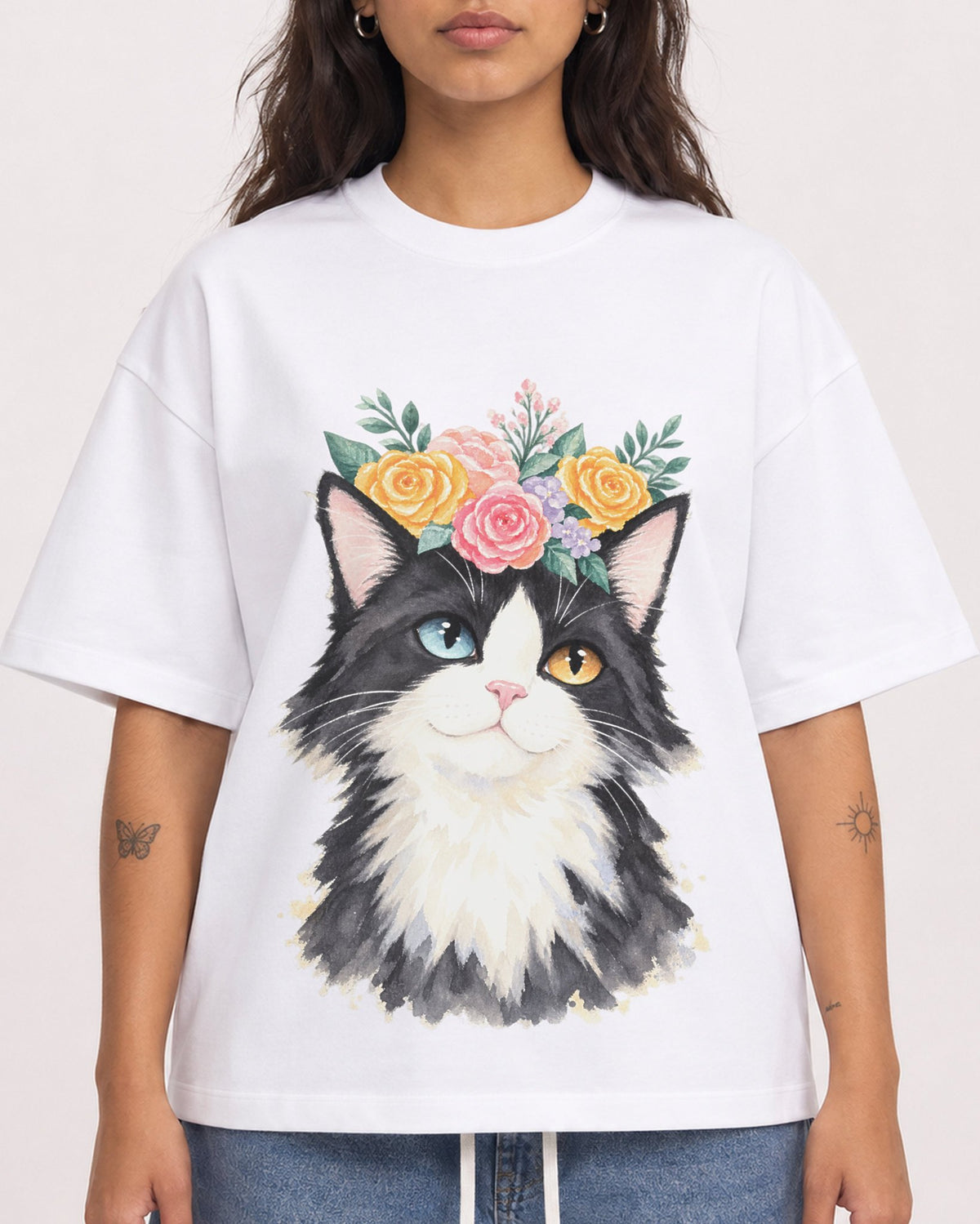 Mockup Boxy Heavyweight Tee White female close-up 06