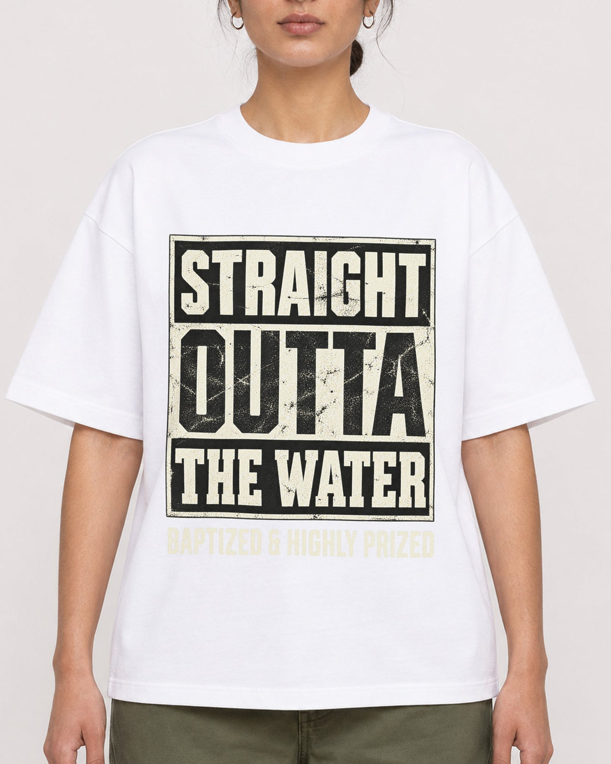 Mockup Boxy Heavyweight Tee White female close-up 17