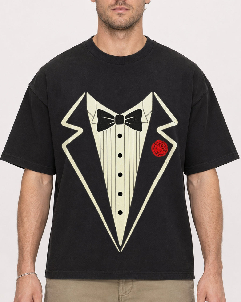 Mockup Boxy Heavyweight Tee Black male close-up 08