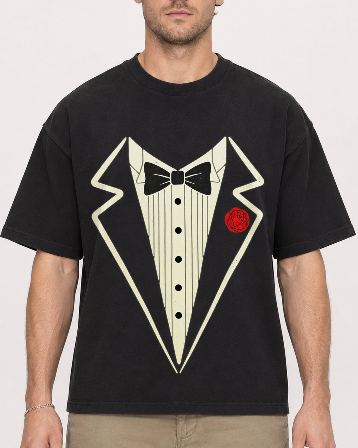Mockup Boxy Heavyweight Tee Black male close-up 08