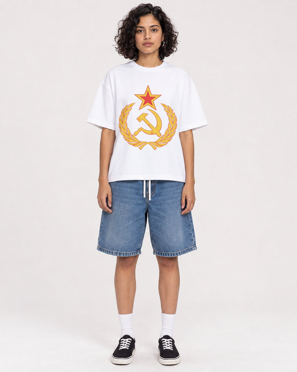 Mockup Boxy Heavyweight Tee White female full-body 26