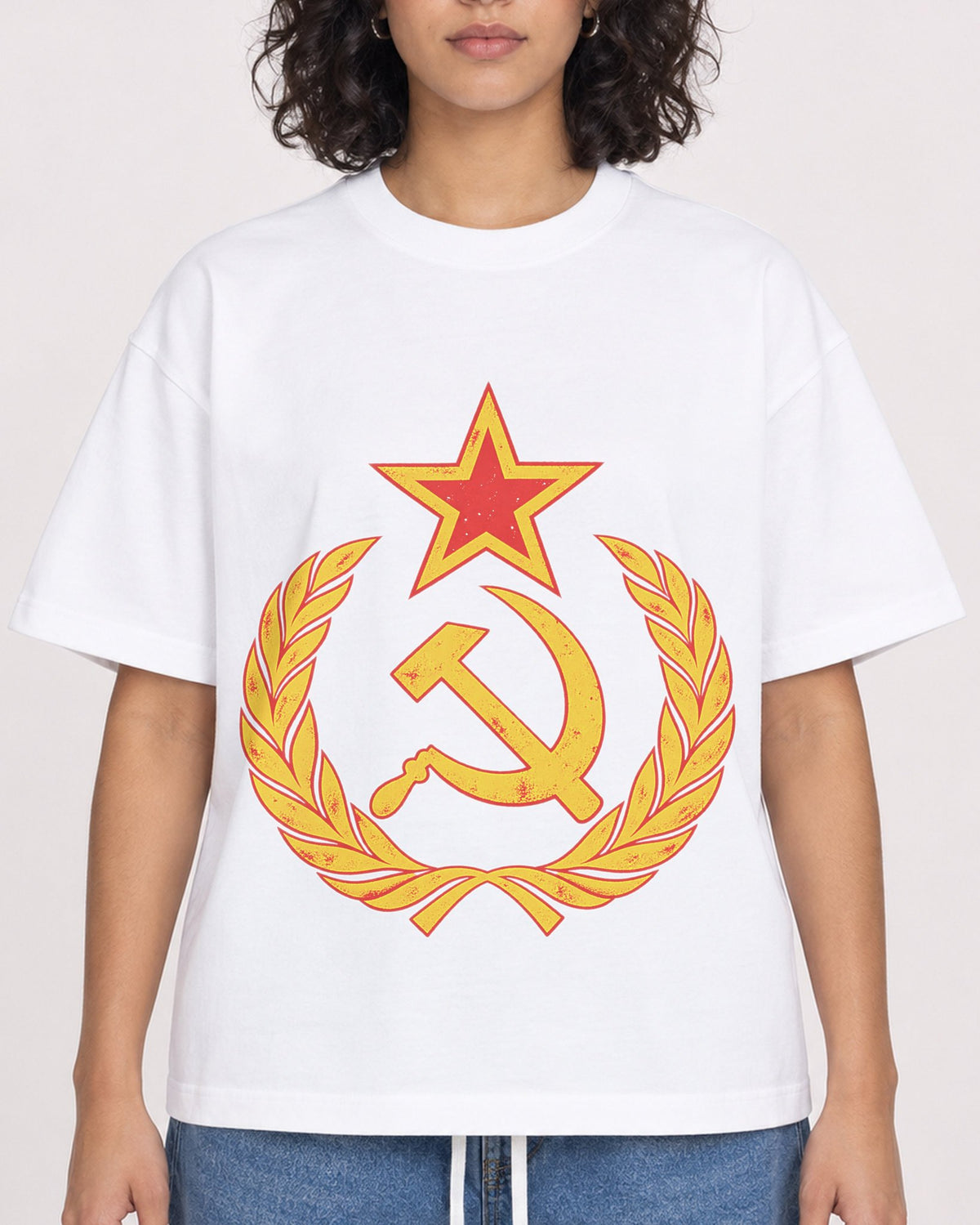 Mockup Boxy Heavyweight Tee White female close-up 26