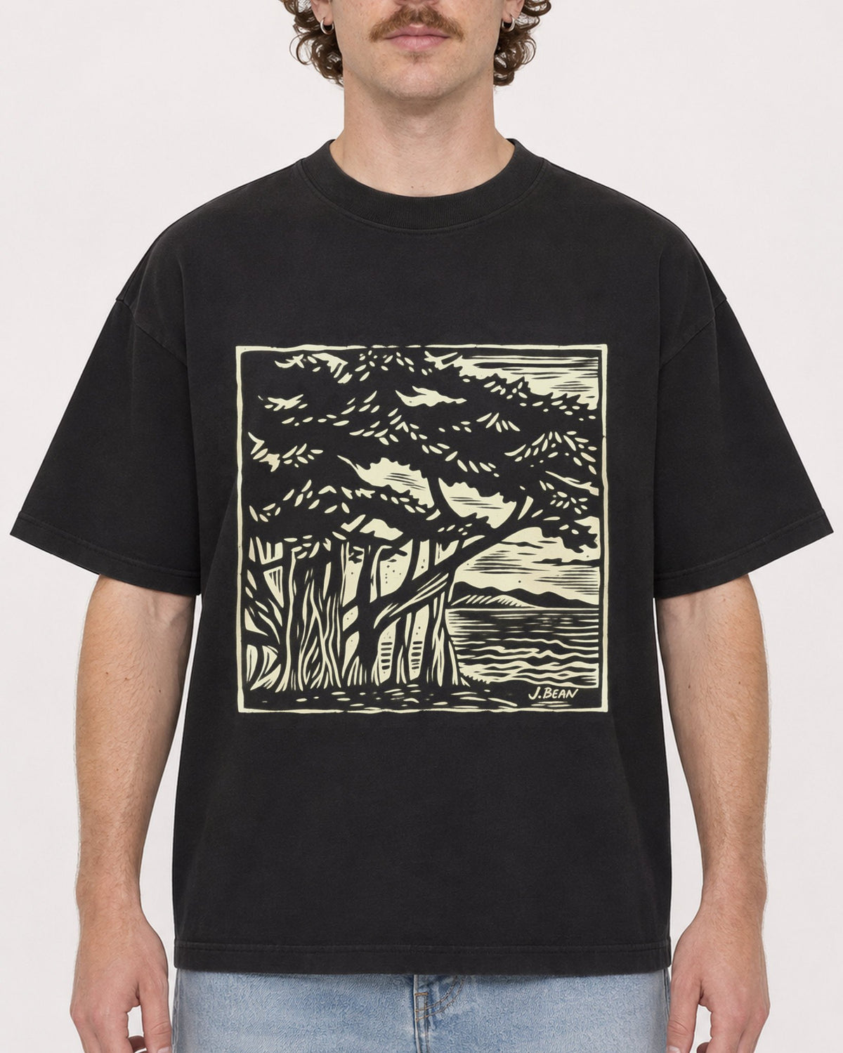 Mockup Boxy Heavyweight Tee Black male close-up 09