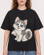 Mockup Boxy Heavyweight Tee Black female close-up 09