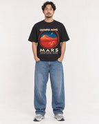 Mockup Boxy Heavyweight Tee Black male full-body 02
