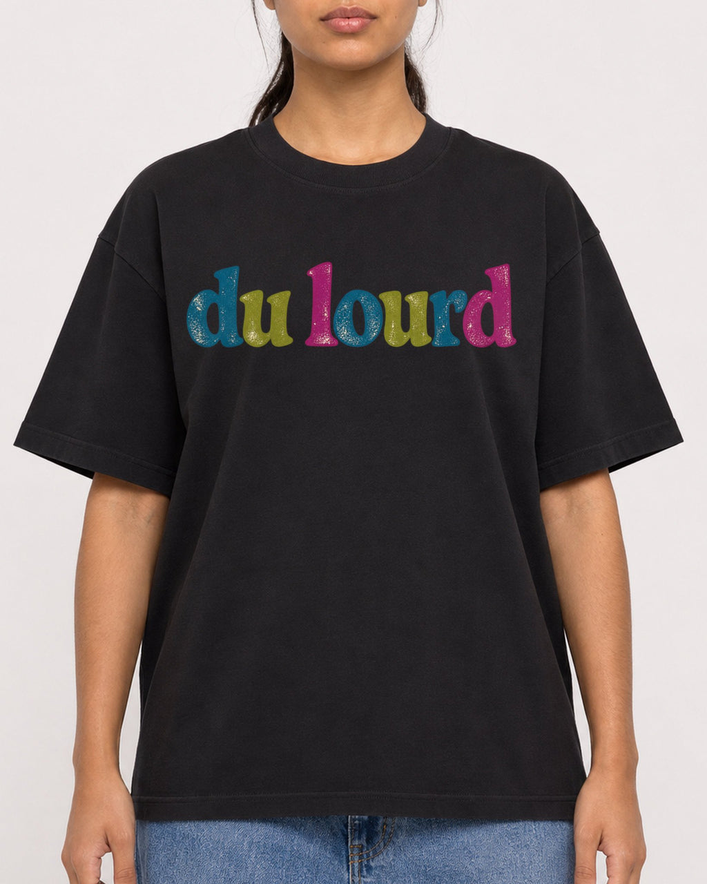 Mockup Boxy Heavyweight Tee Black female close-up 16