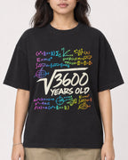 Mockup Boxy Heavyweight Tee Black female close-up 02