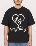 Mockup Boxy Heavyweight Tee Black male close-up 02