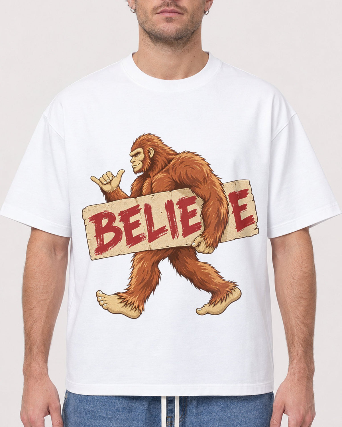 Mockup Boxy Heavyweight Tee White male close-up 08