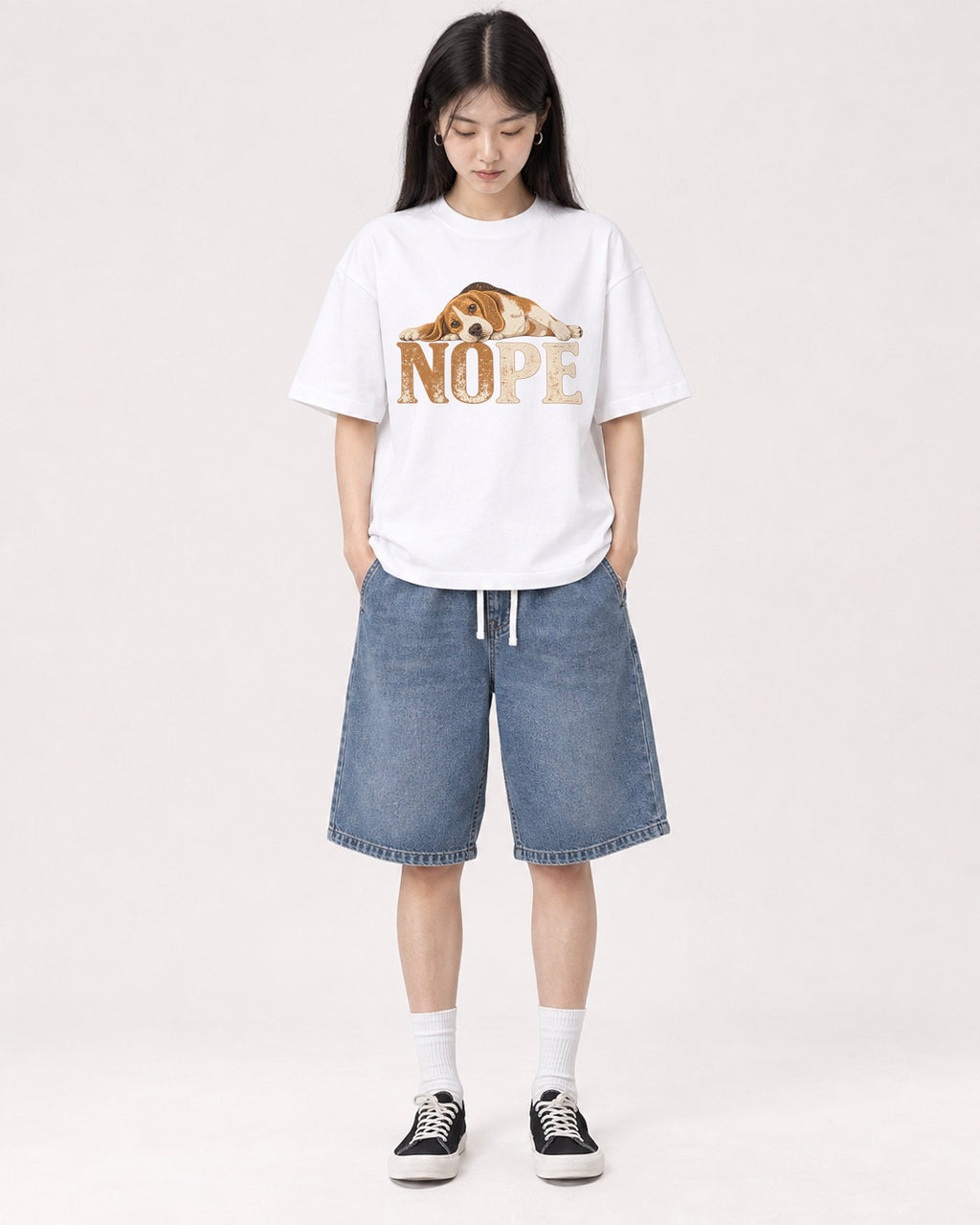 Mockup Boxy Heavyweight Tee White female full-body 01