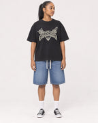 Mockup Boxy Heavyweight Tee Black female full-body 25