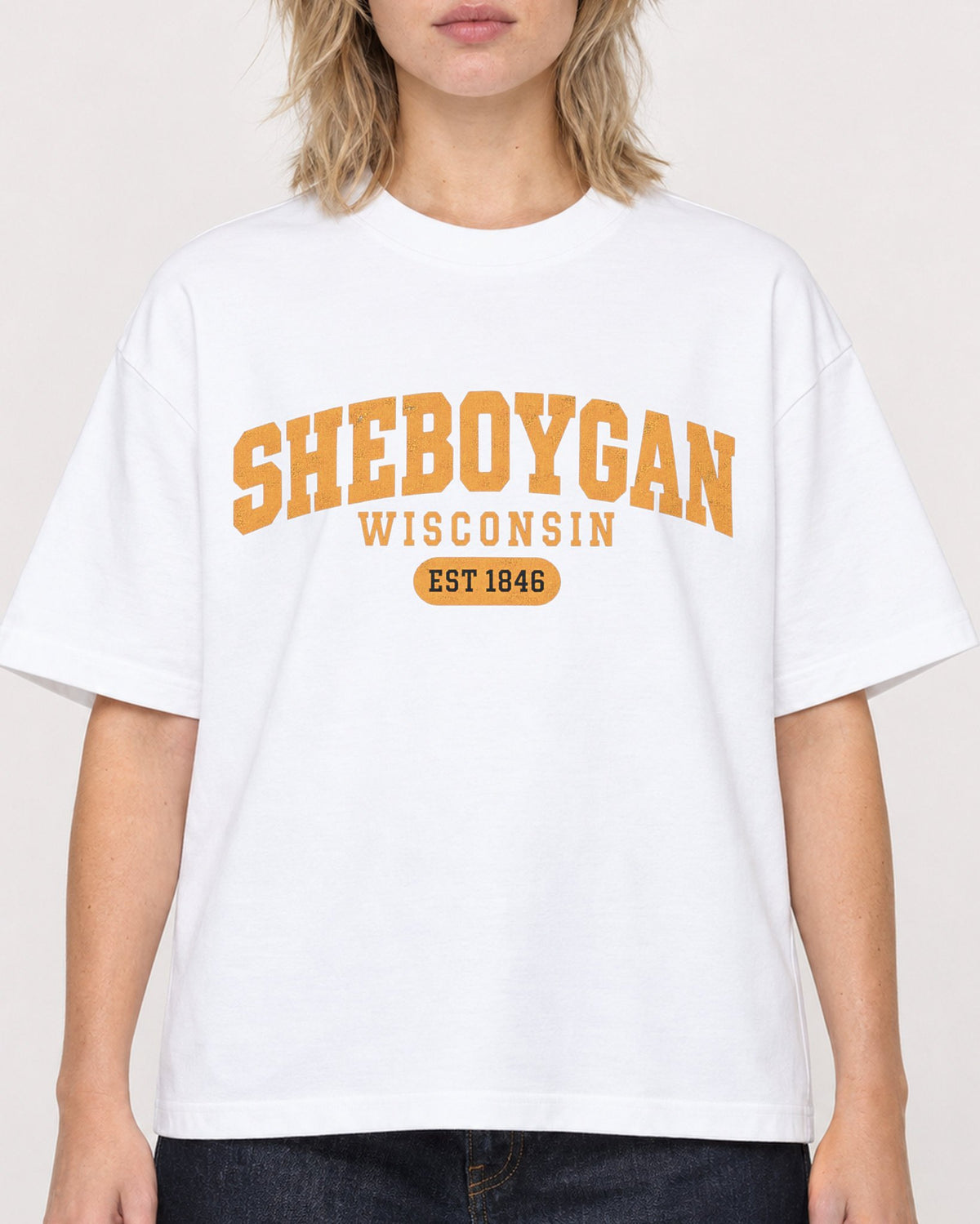 Mockup Boxy Heavyweight Tee White female close-up 19