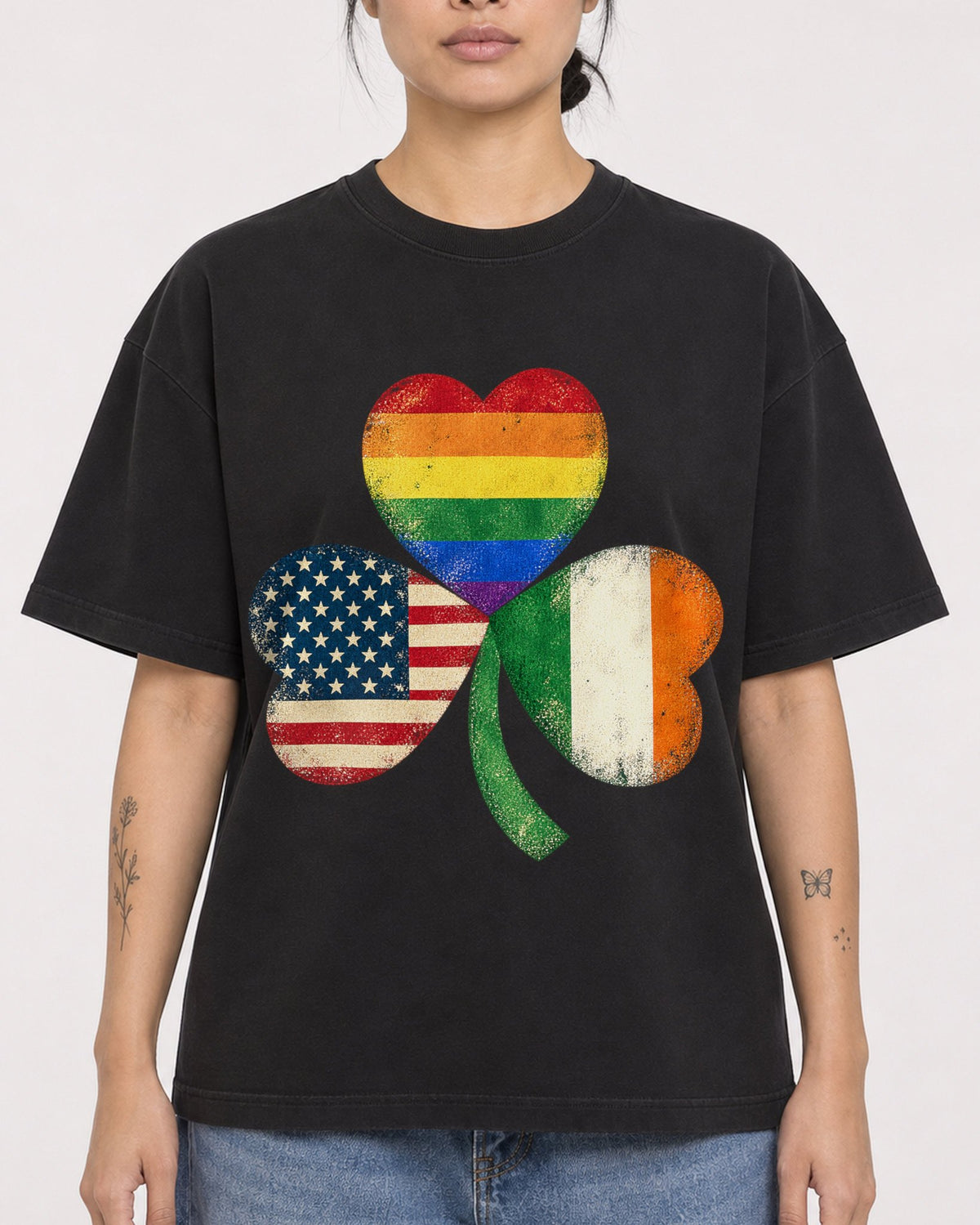 Mockup Boxy Heavyweight Tee Black female close-up 12