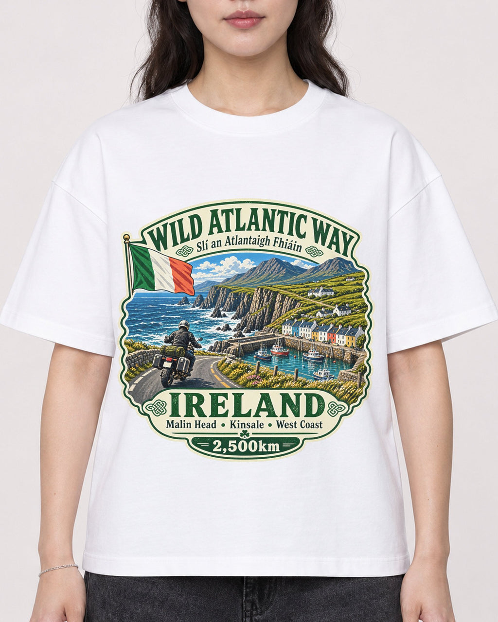 Mockup Boxy Heavyweight Tee White female close-up 03