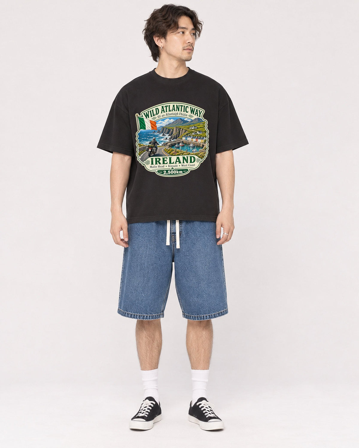 Mockup Boxy Heavyweight Tee Black male full-body 03