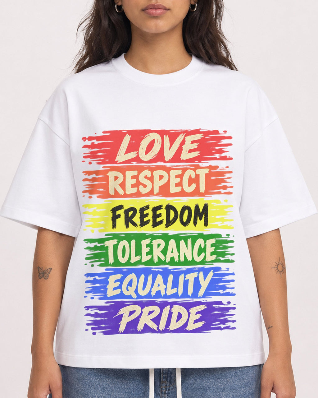 Mockup Boxy Heavyweight Tee White female close-up 06