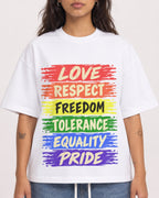 Mockup Boxy Heavyweight Tee White female close-up 06