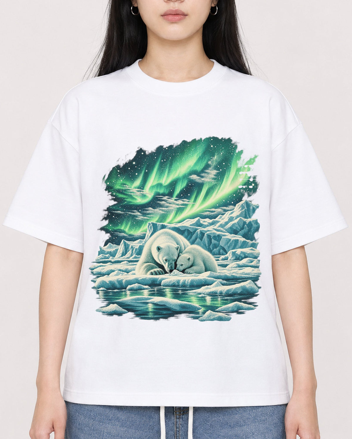 Mockup Boxy Heavyweight Tee White female close-up 01