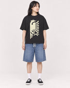 Mockup Boxy Heavyweight Tee Black female full-body 13