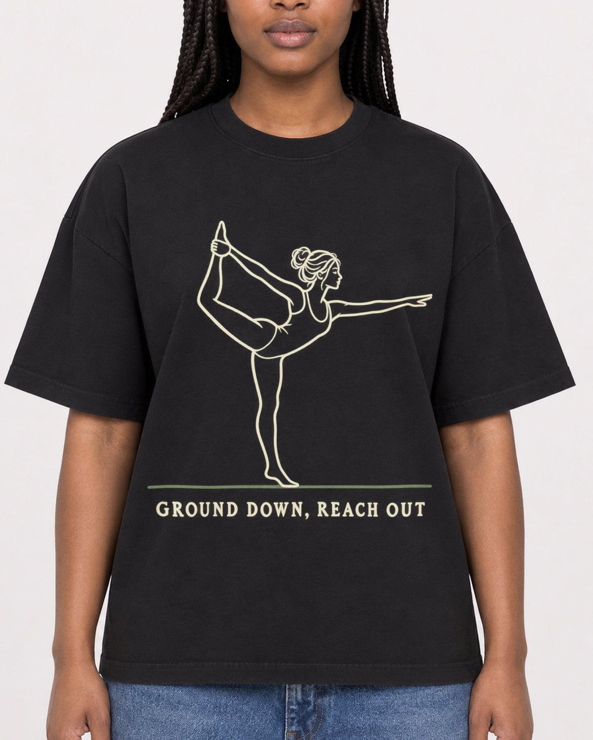 Mockup Boxy Heavyweight Tee Black female close-up 04