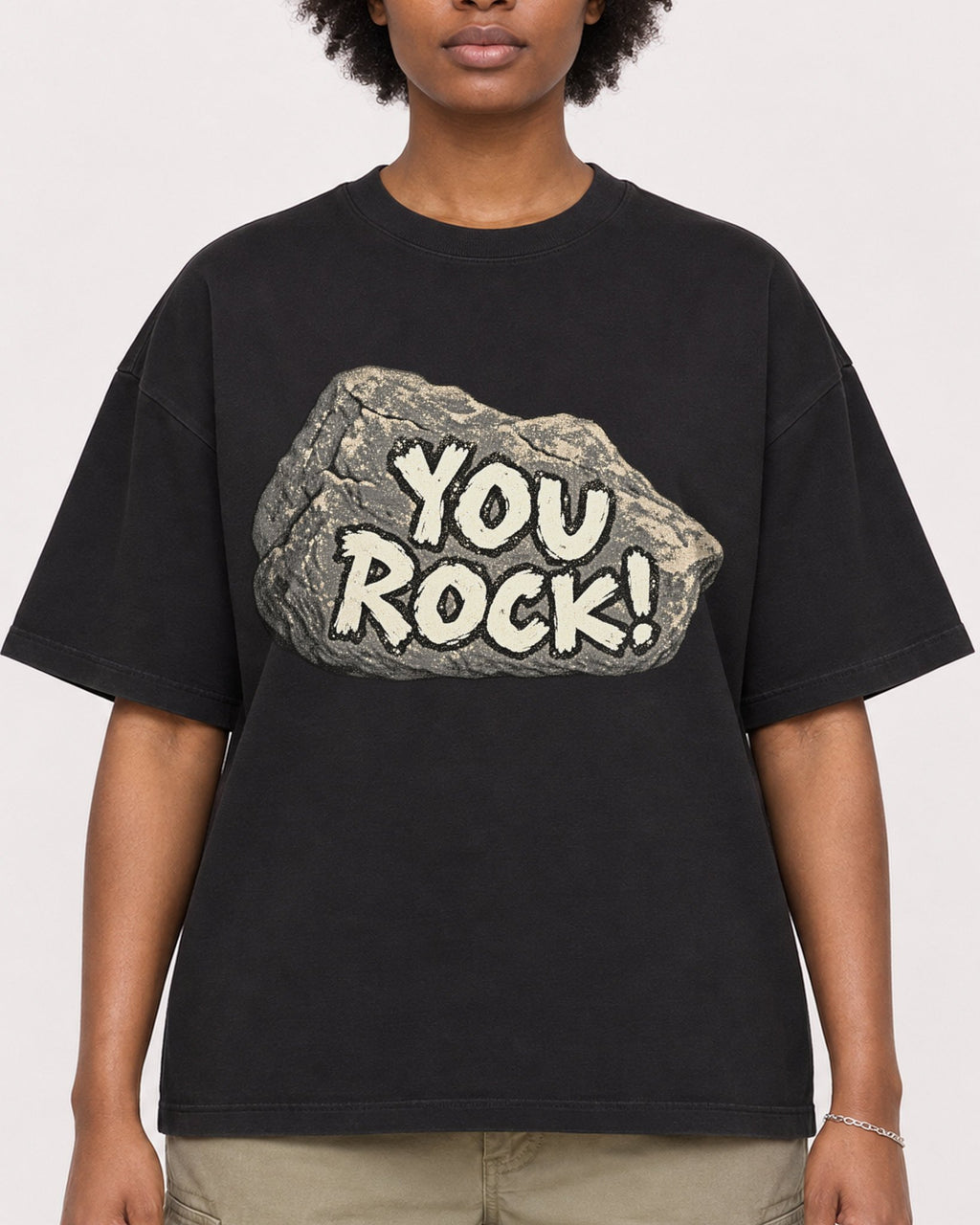 Mockup Boxy Heavyweight Tee Black female close-up 14
