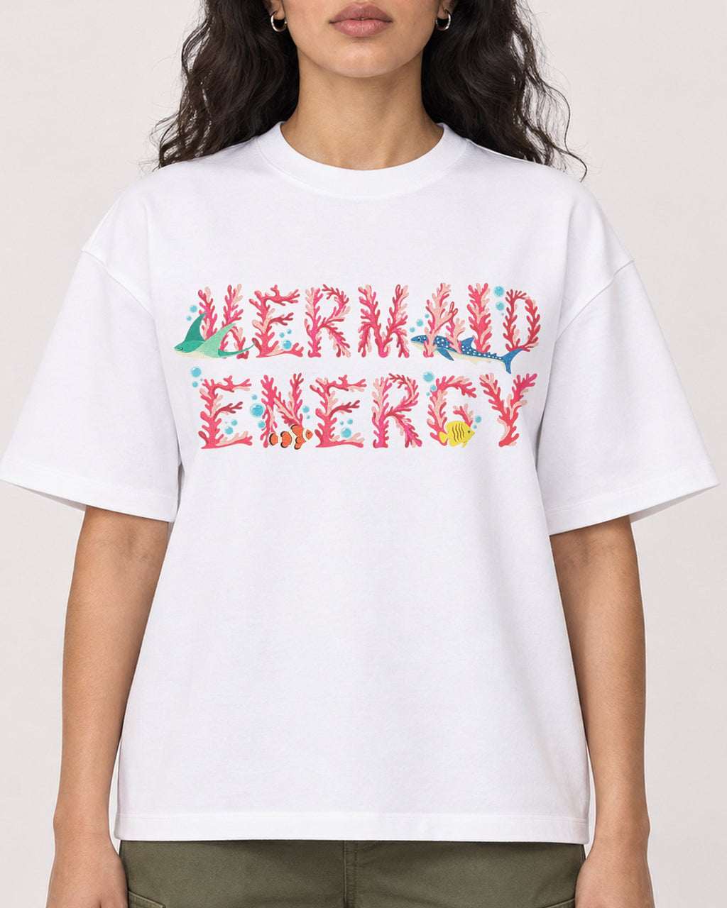 Mockup Boxy Heavyweight Tee White female close-up 07