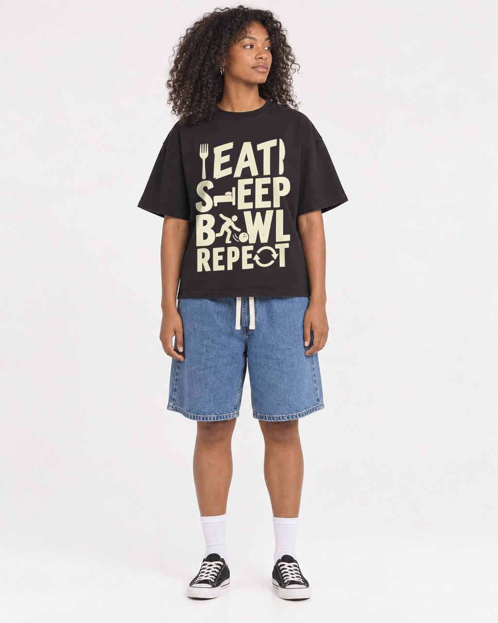 Mockup Boxy Heavyweight Tee Black female full-body 05