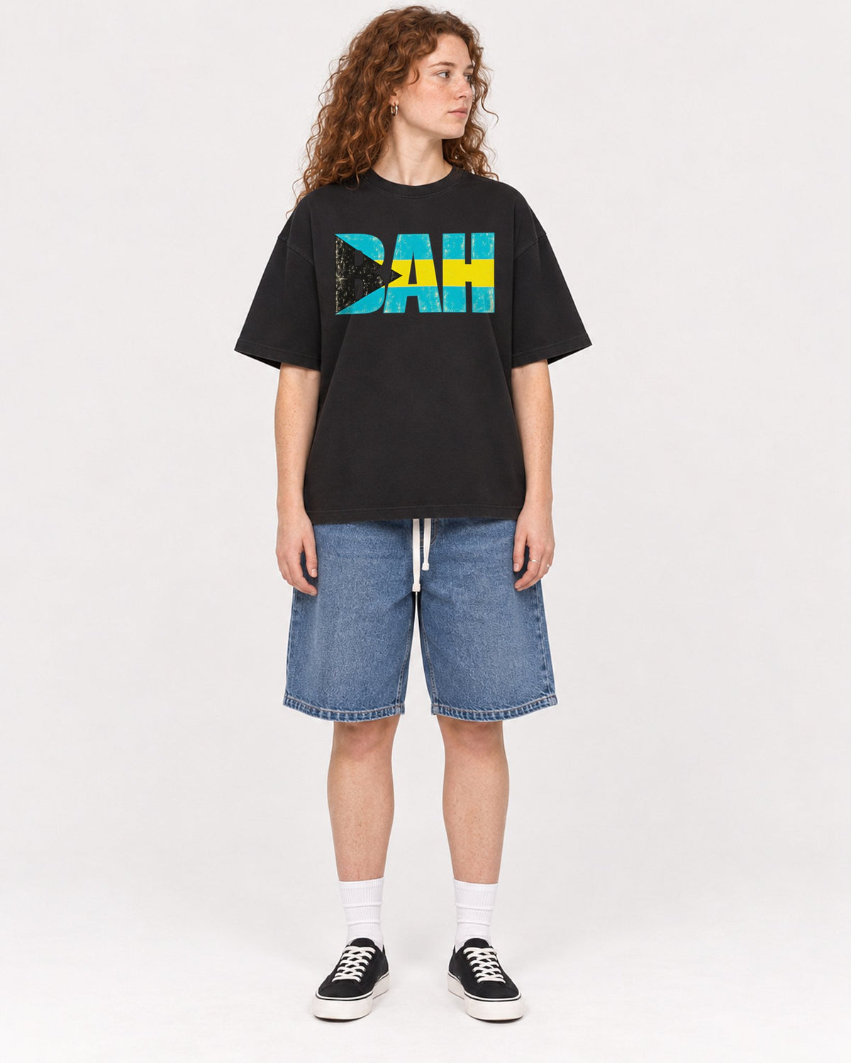 Mockup Boxy Heavyweight Tee Black female full-body 09