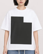 Mockup Boxy Heavyweight Tee White female close-up 11