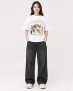 Mockup Boxy Heavyweight Tee White female full-body 03