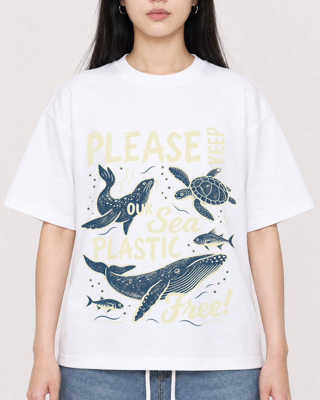 Mockup Boxy Heavyweight Tee White female close-up 01